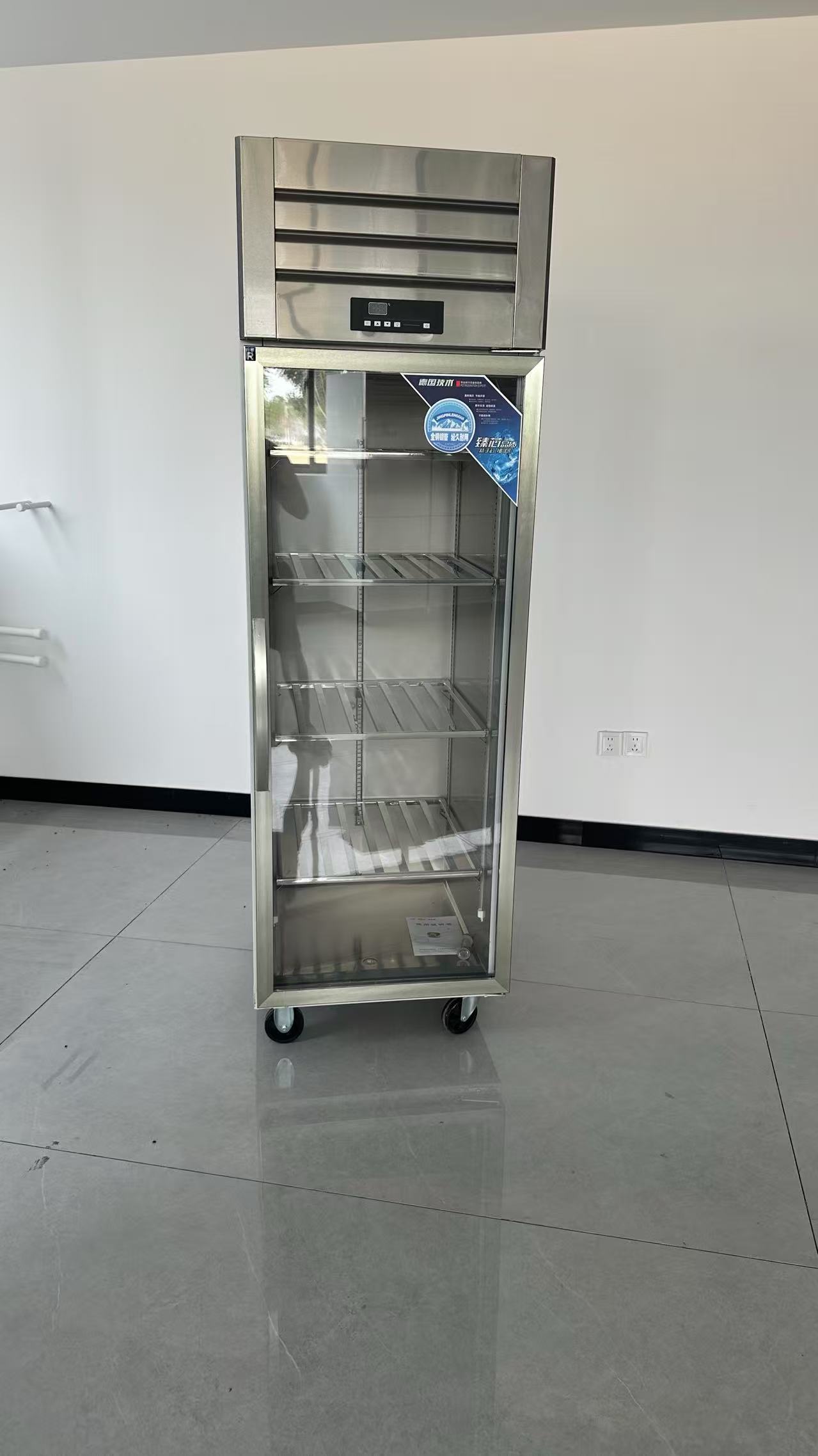 業務用高性能6ドアステンレス製縦型冷凍冷蔵庫（レストラン厨房 - Commercial Kitchen Refrigerator のレビューと価格