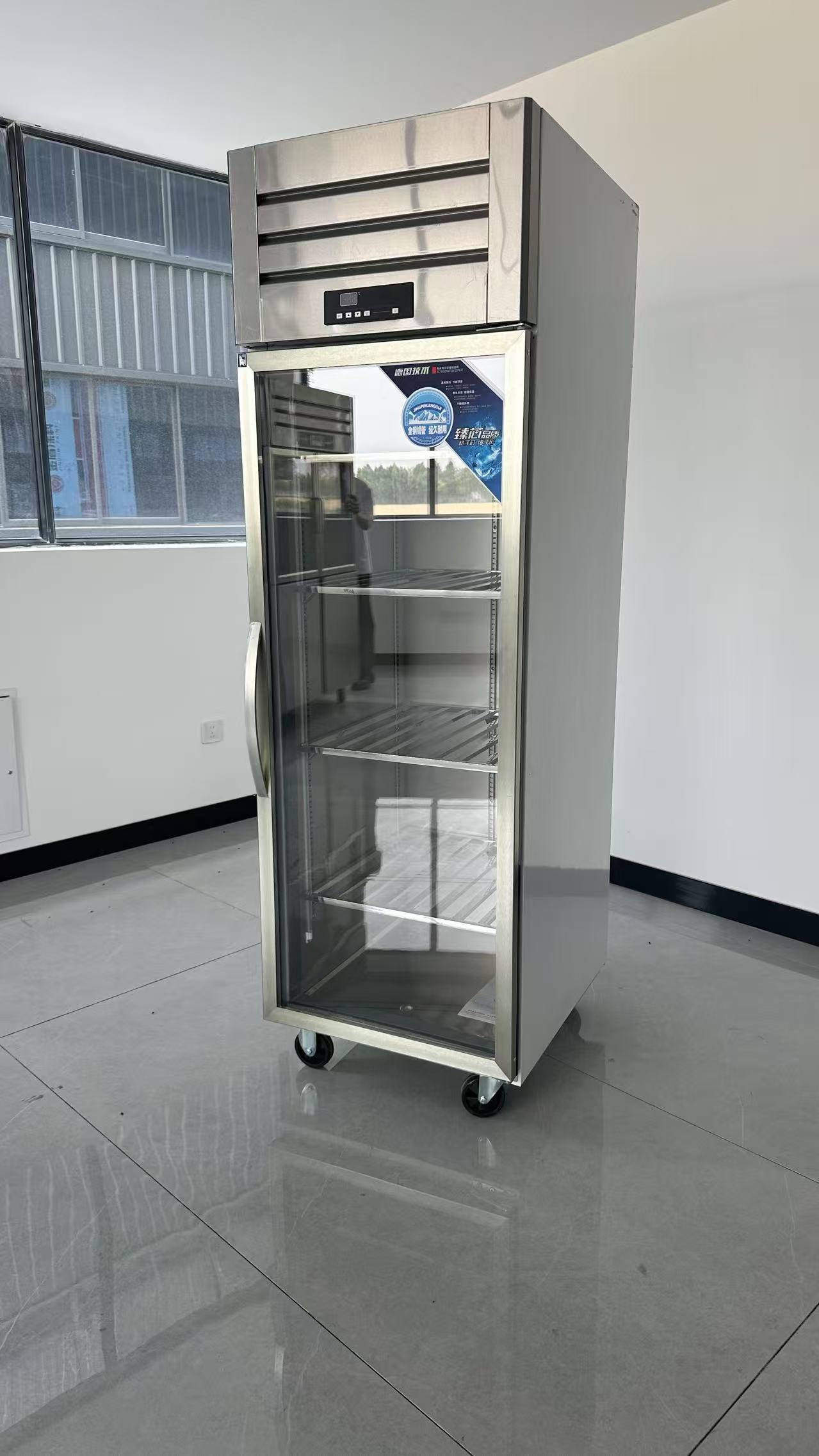業務用高性能6ドアステンレス製縦型冷凍冷蔵庫（レストラン厨房 - Commercial Kitchen Refrigerator のレビューと価格